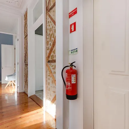 公寓 Beautiful 2br High Ceiling/50m From Timeout Market Lisboa