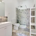 Beautiful 2br High Ceiling/50m From Timeout Market