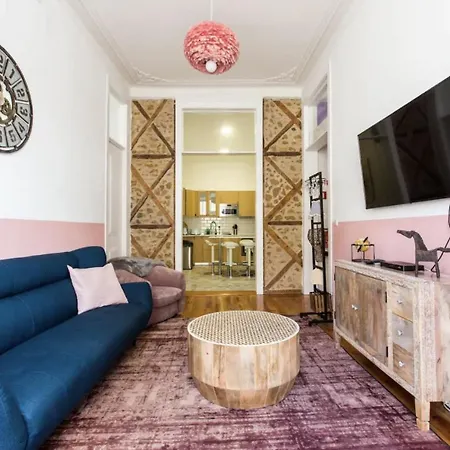 Апартаменти Beautiful 2br High Ceiling/50m From Timeout Market Лісабон