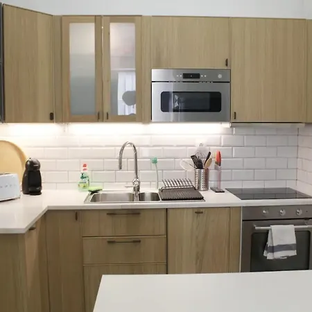 Beautiful 2br High Ceiling/50m From Timeout Market * Лісабон