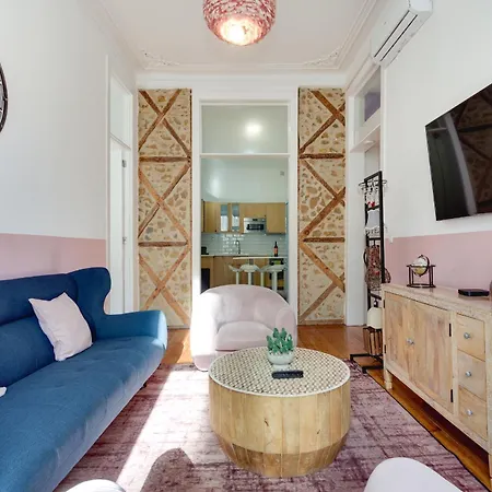 Beautiful 2br High Ceiling/50m From Timeout Market * リスボン