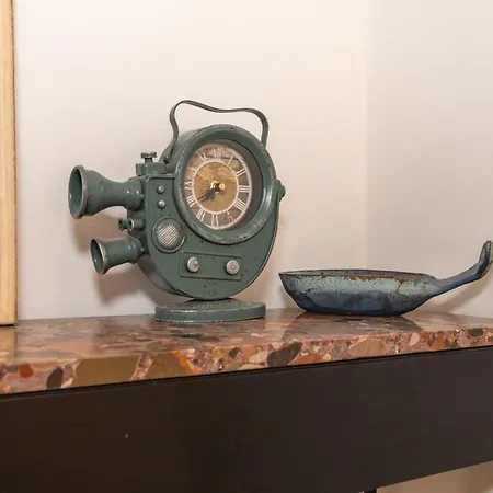 Beautiful 2br High Ceiling/50m From Timeout Market *